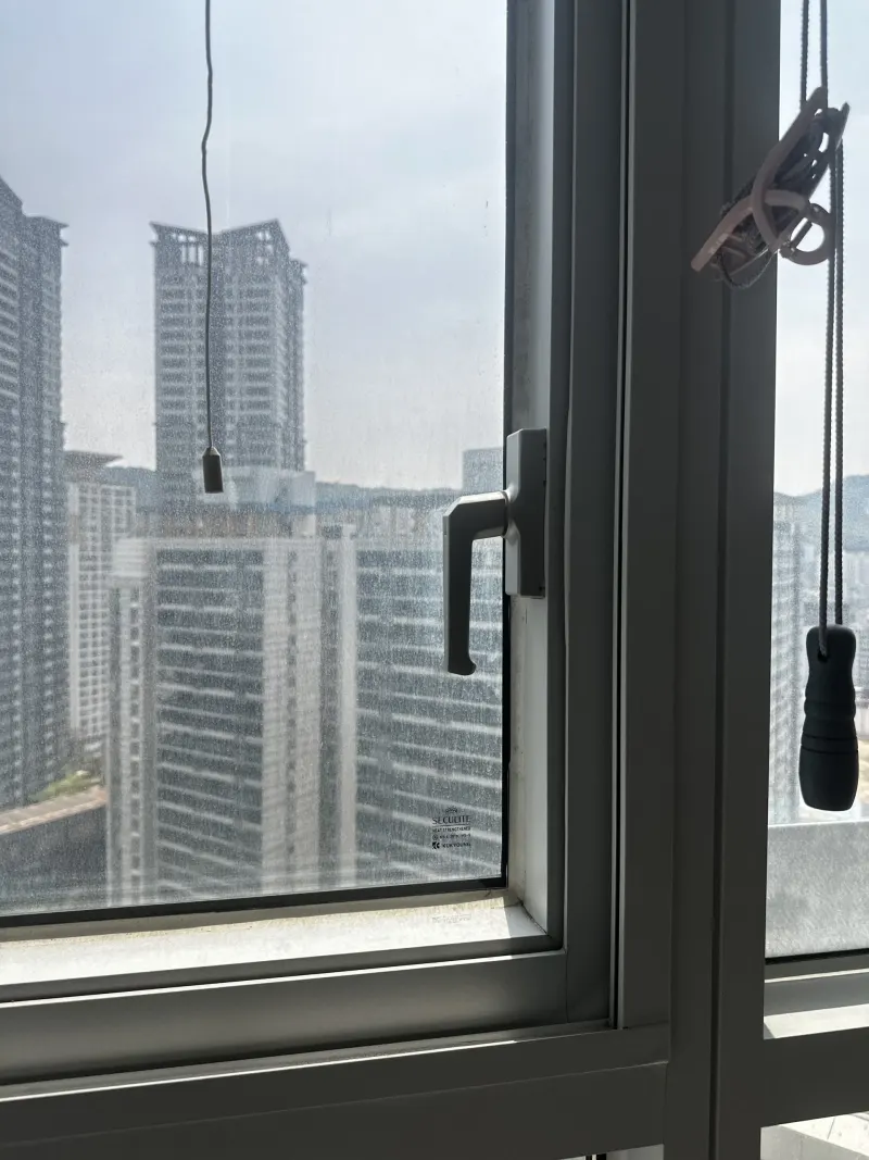창문손잡이 시공 현장 사진 1