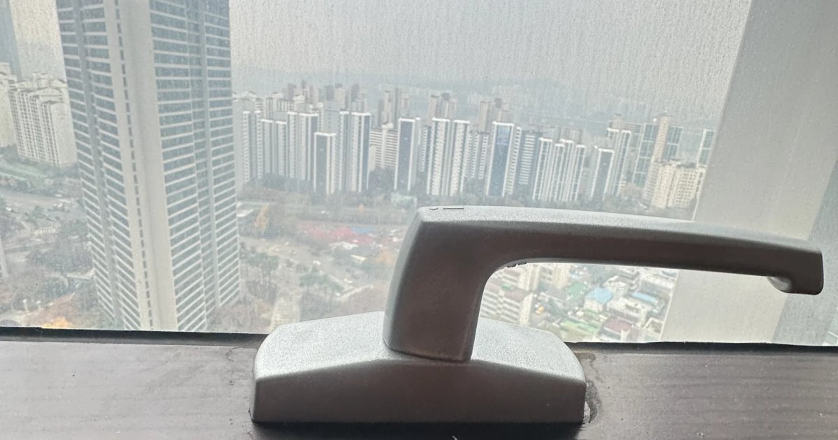 창문손잡이 부러짐 원인 보기