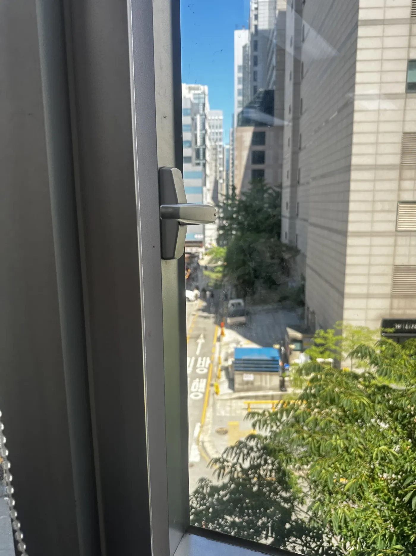 창문손잡이 파손 수리 시공 전 하남시 미사동